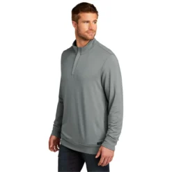 TravisMathew Newport 1/4-Zip Fleece -Travel Storage Store TM1MU419 quietshadegrey model 3q 550x550.jpg